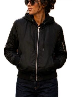 Levi’s Black Bomber Jacket. Size XS.